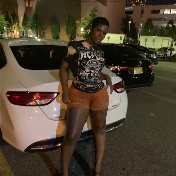 Meet your Posher, Jamese - Picture 3 of 3